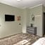 Happy Inn Rooms & Suites