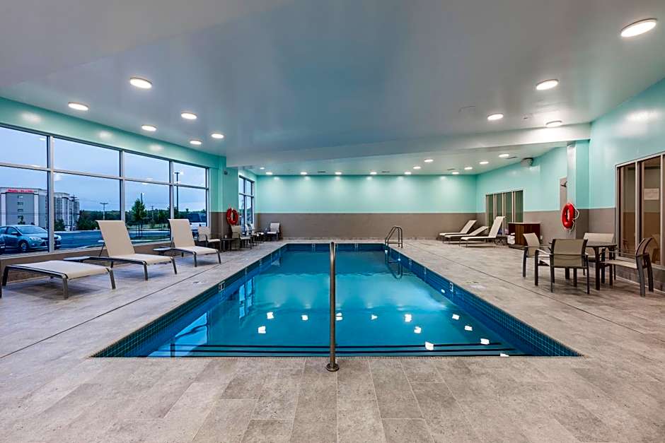 Holiday Inn Express and Suites Moncton North By IHG