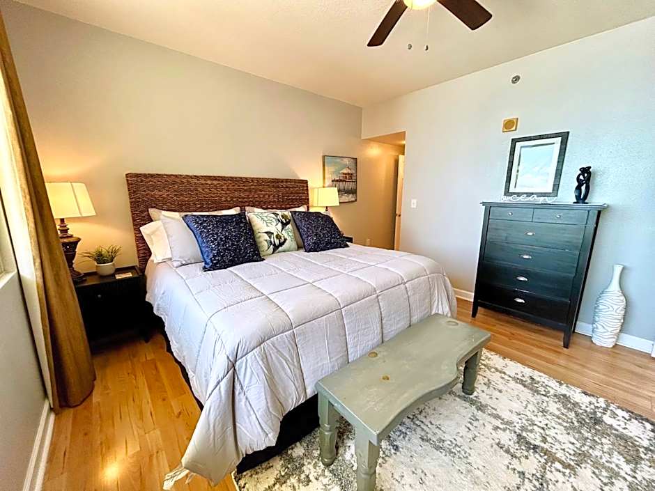 Amazing views! Great beachfront Panama City Condo