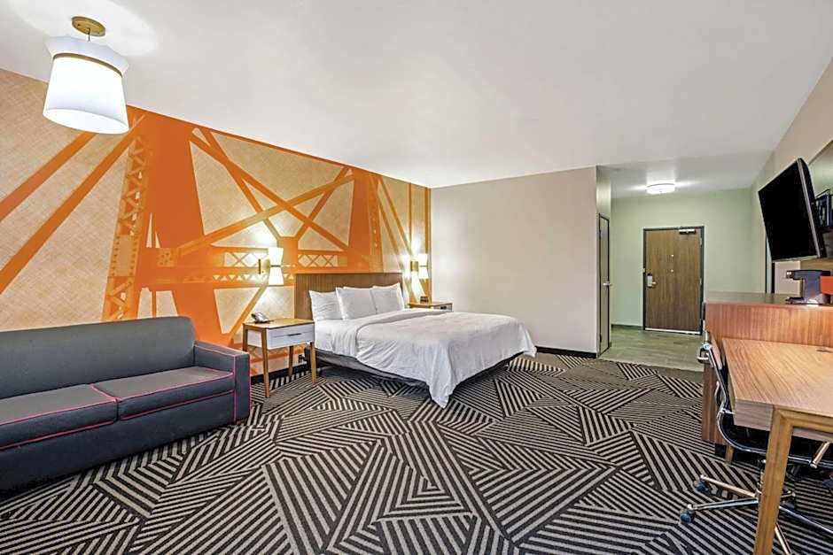 La Quinta Inn & Suites by Wyndham Waco Downtown - Baylor