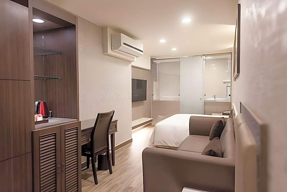 Maple Hotel