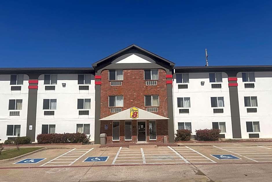 Super 8 by Wyndham College Station