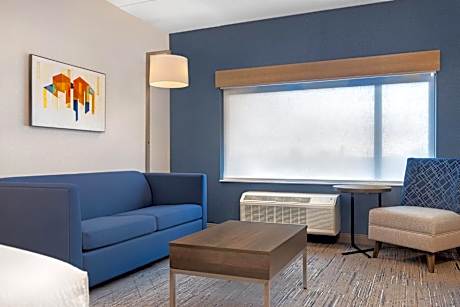 Standard Queen Room with Two Queen and Sofa Bed - Extra Floor Space