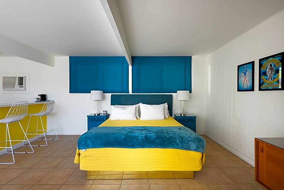 Monkey Tree Hotel by AvantStay Stylish Hotel in Palm Springs w Pool
