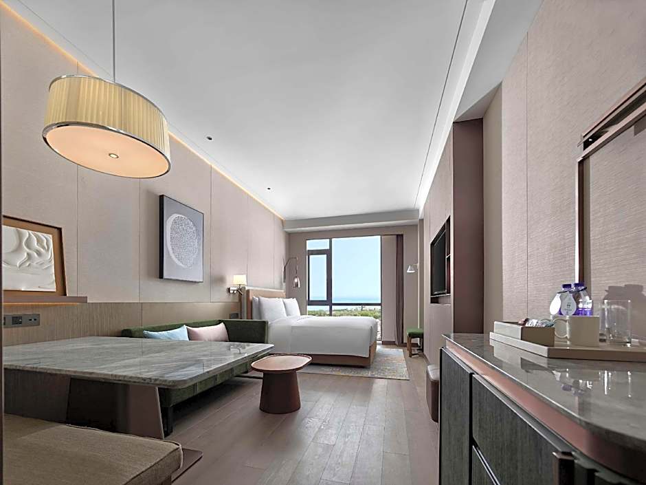DoubleTree by Hilton Yantai Golden Coast Hotel & Suites