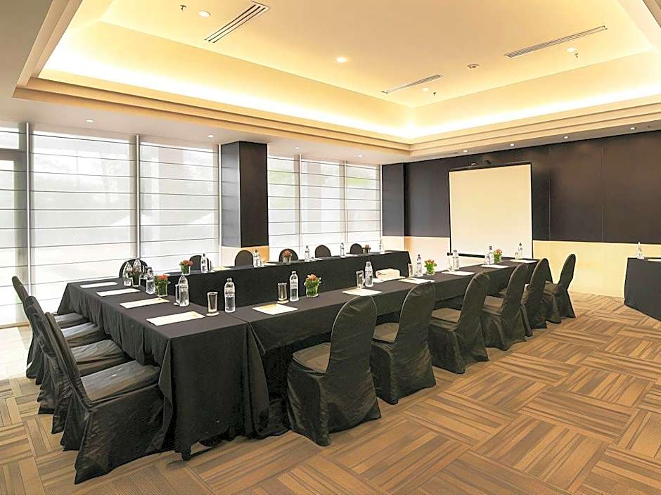 Delonix Hotel Karawang