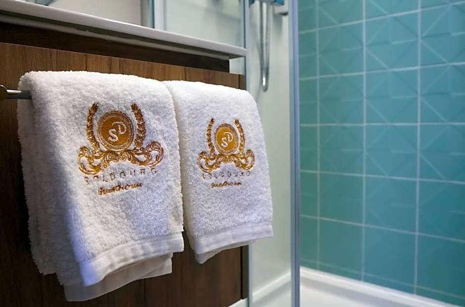 Soldouro Train Suites