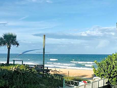 Ocean Breeze - Ocean Front at Symphony Beach Club!