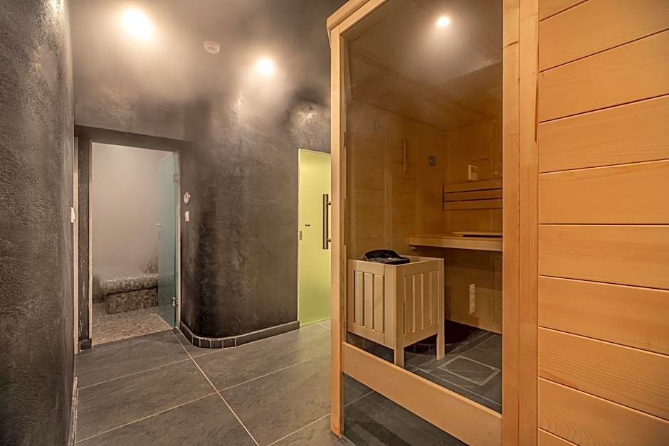 Glyfada Riviera Hotel