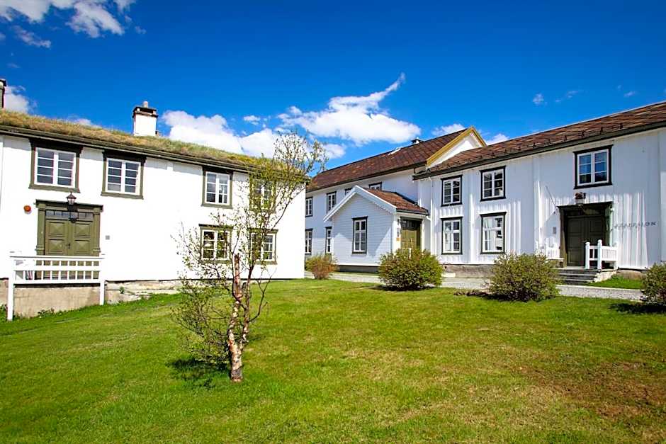 Kongsvold Fjeldstue by Frich`s