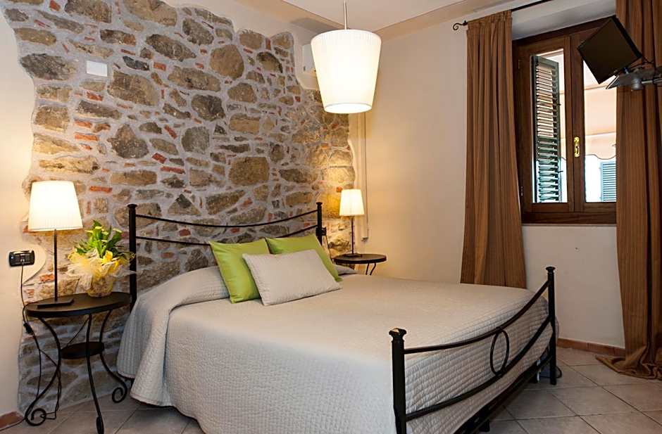Hotel Monti