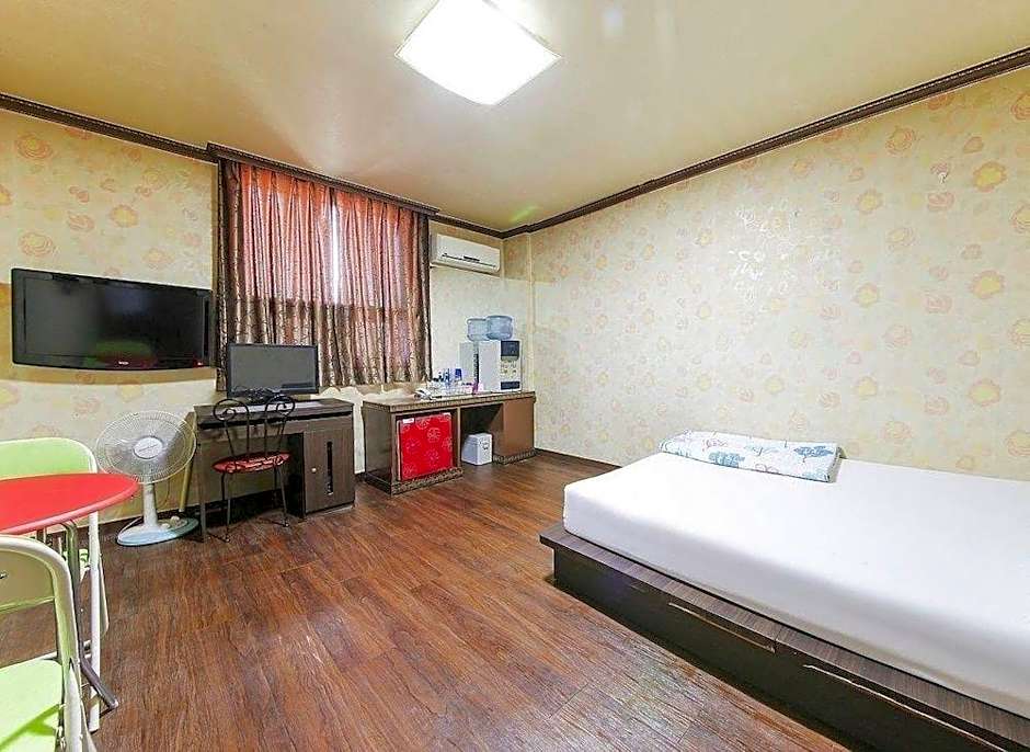 Sangmu Motel Gwangju