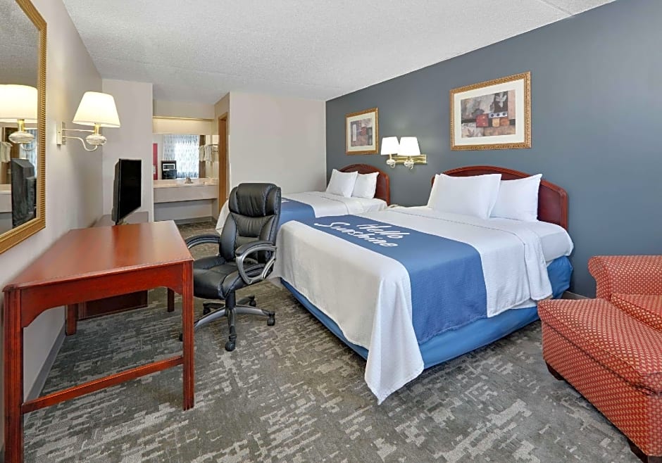 Days Inn & Suites by Wyndham Bentonville