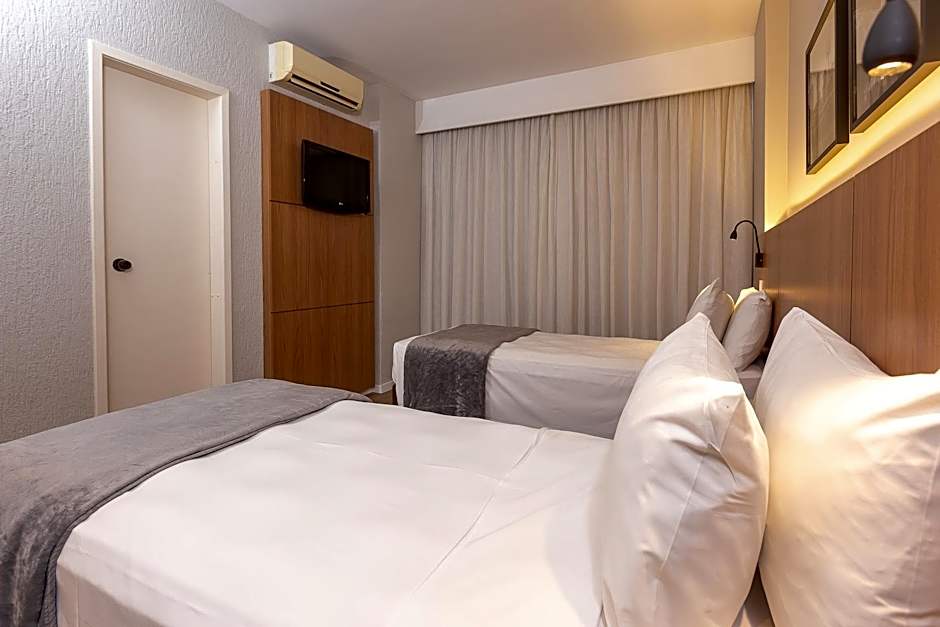 Roochelle Corporate Hotel