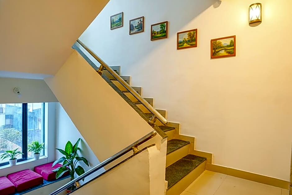 FabHotel Tan Square - Nr. Eon IT Park