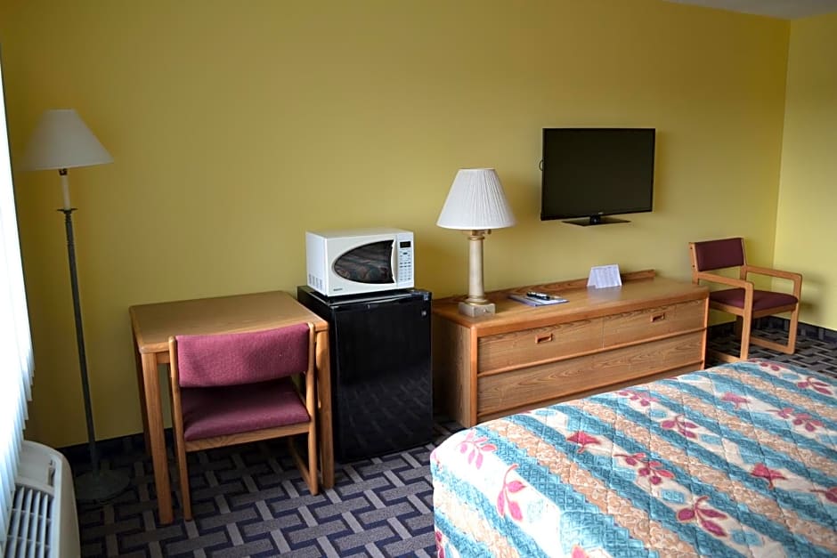 Sky Lodge Inn & Suites - Delavan