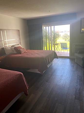 Deluxe Queen Room with Two Queen Beds