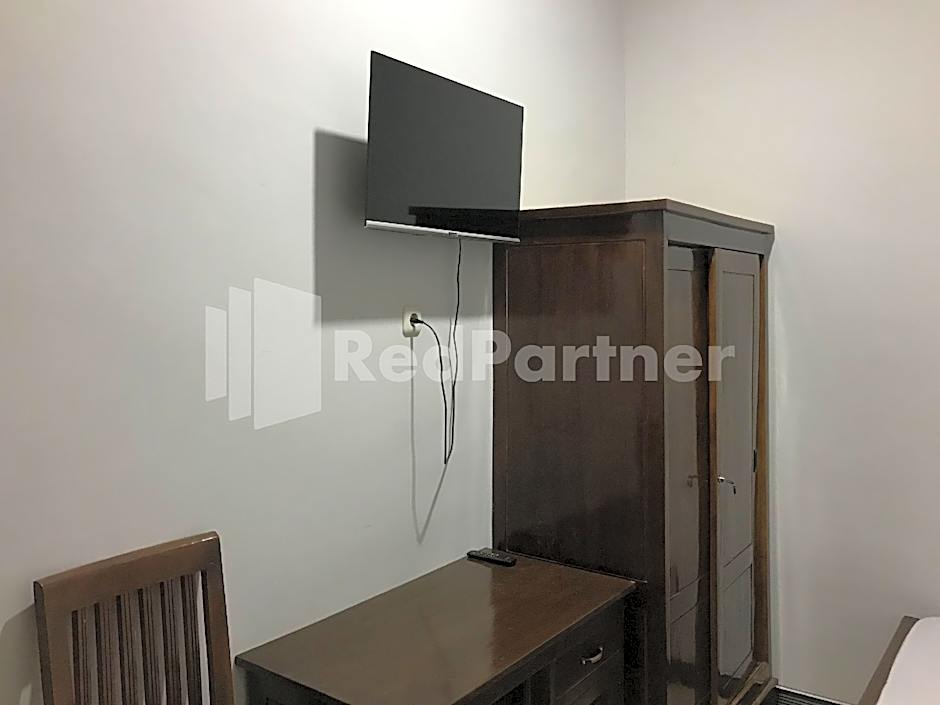 Salim Living RedPartner