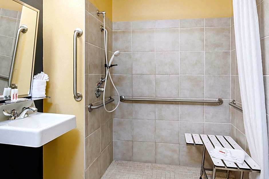 Microtel Inn & Suites By Wyndham Dickson City/Scranton
