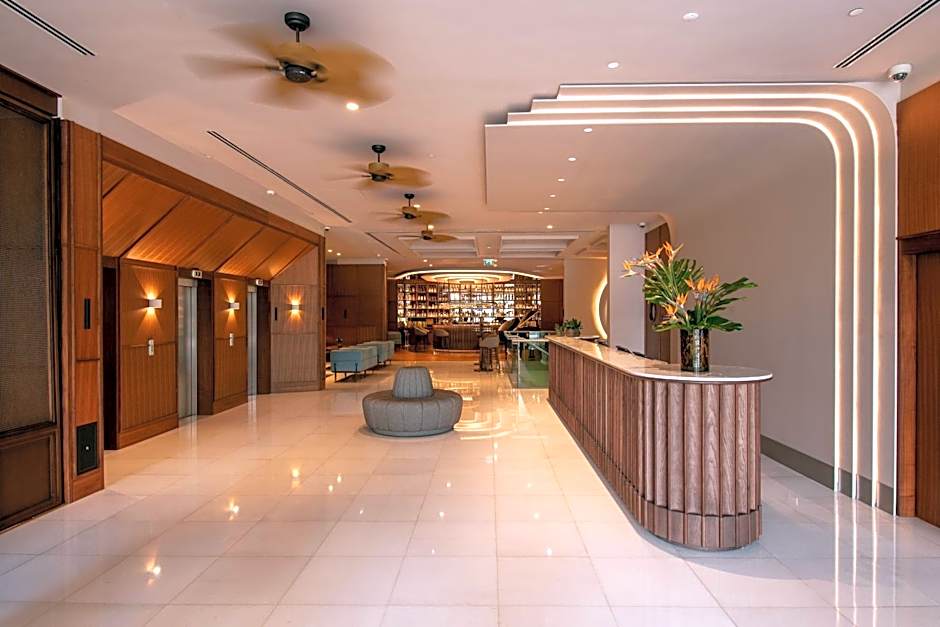 Sana Malhoa Park Hotel