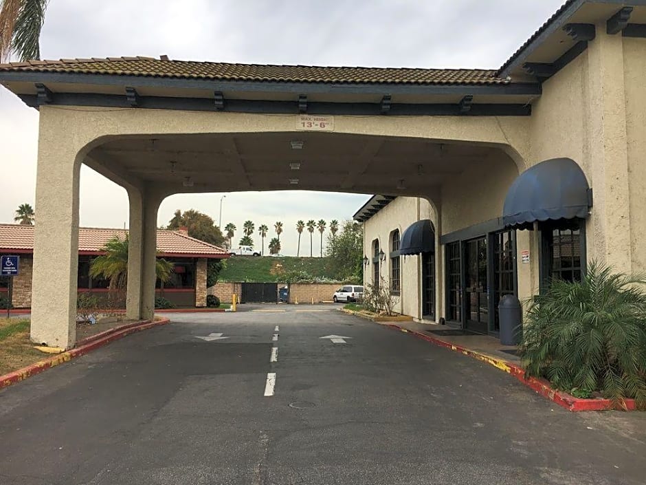 Motel 6 Artesia, CA
