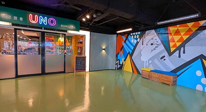 Uno Backpackers Inn