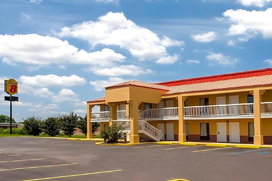 Super 8 By Wyndham Madison - Ridgeland Area