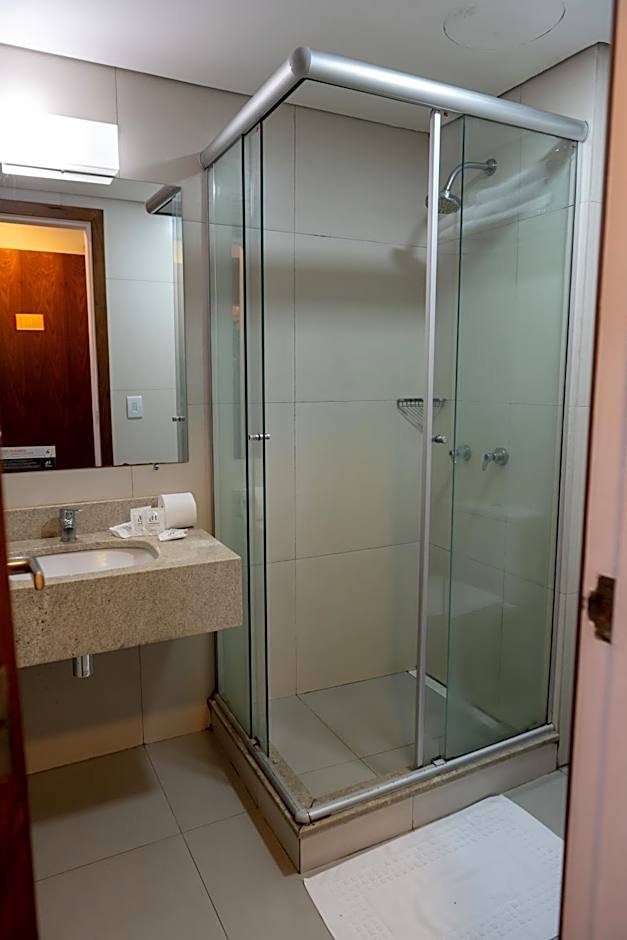 Hotel Continental Business - 200 metros do Complexo Hospitalar Santa Casa