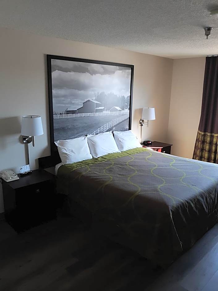 Super 8 by Wyndham Bethany MO