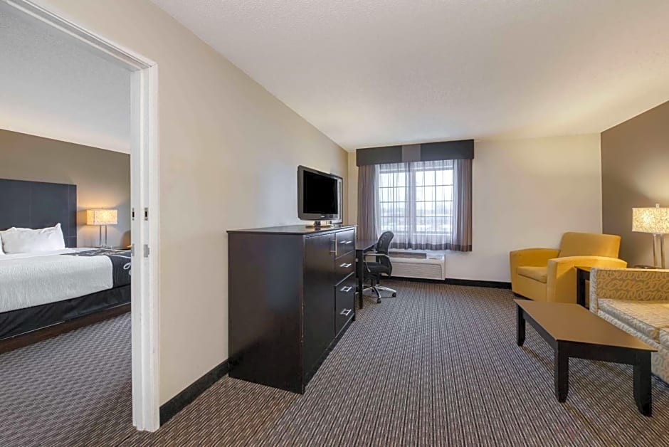 La Quinta Inn & Suites by Wyndham Cleveland Macedonia