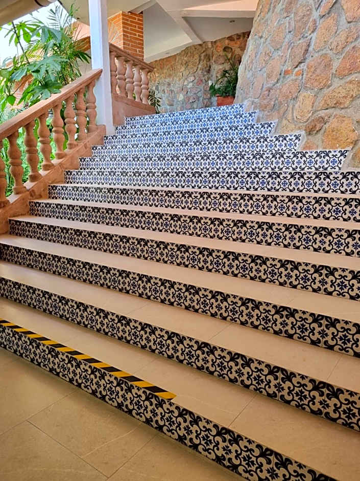 Marboka Hotel & Suites