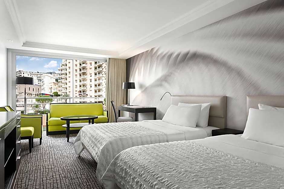 Le Meridien Beach Plaza