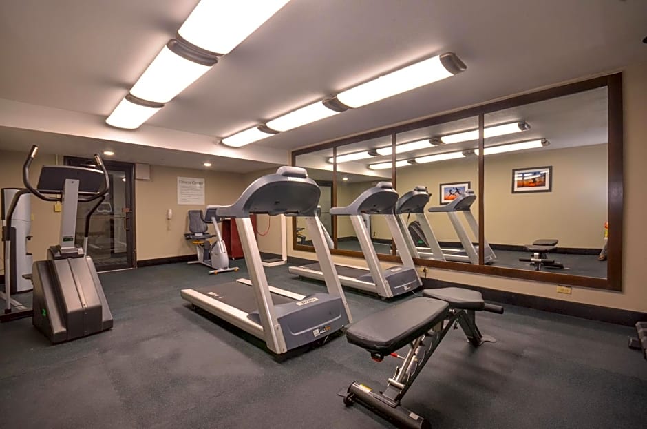 Holiday Inn Express & Suites Fayetteville University of Arkansas Area, an IHG Hotel