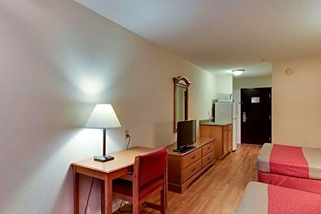 Queen Room with Two Queen Beds - Non-Smoking