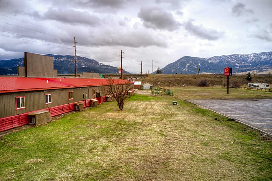 Livingston Inn - Historic