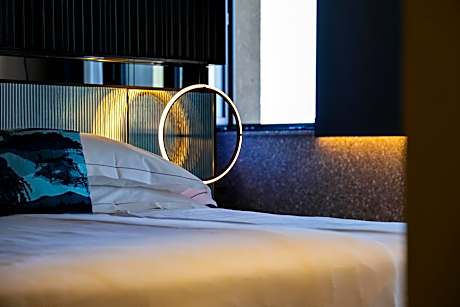 Junior King Suite with Terrace and Lake View - Non-Smoking