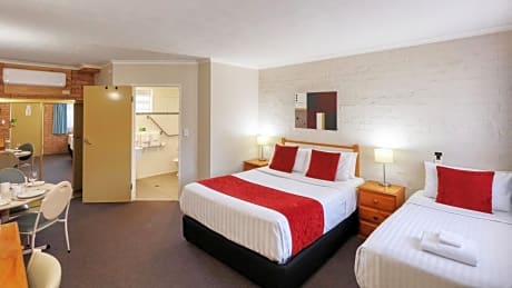 Deluxe Twin Room - Disability Access