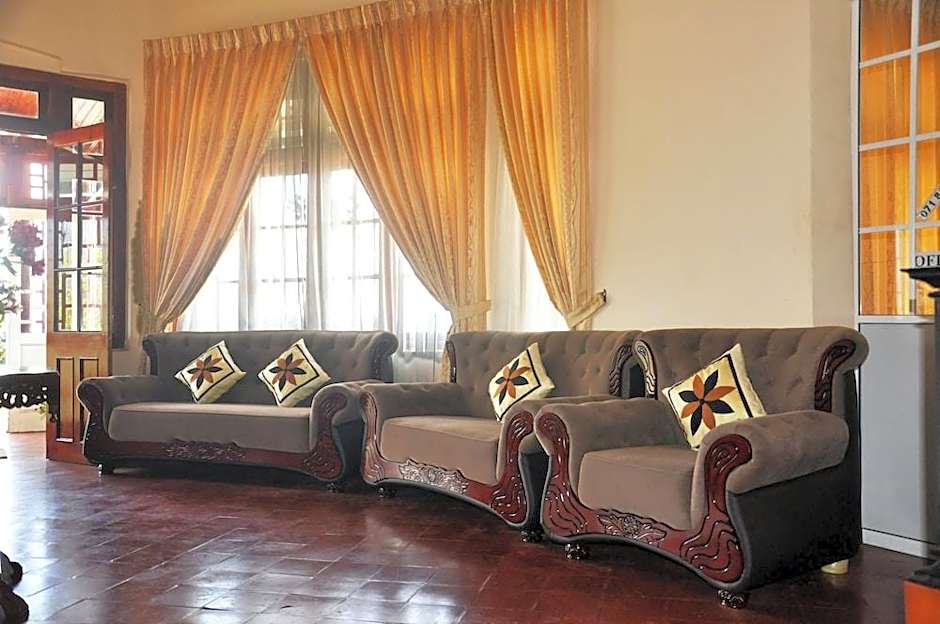 Chelthnam Holiday Bungalow