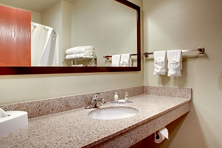 Cobblestone Hotel & Suites - Salem