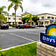 Days Inn & Suites by Wyndham Artesia