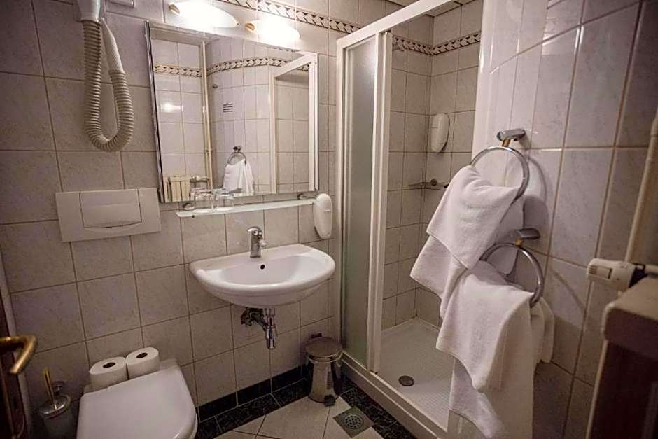 MC Hotel