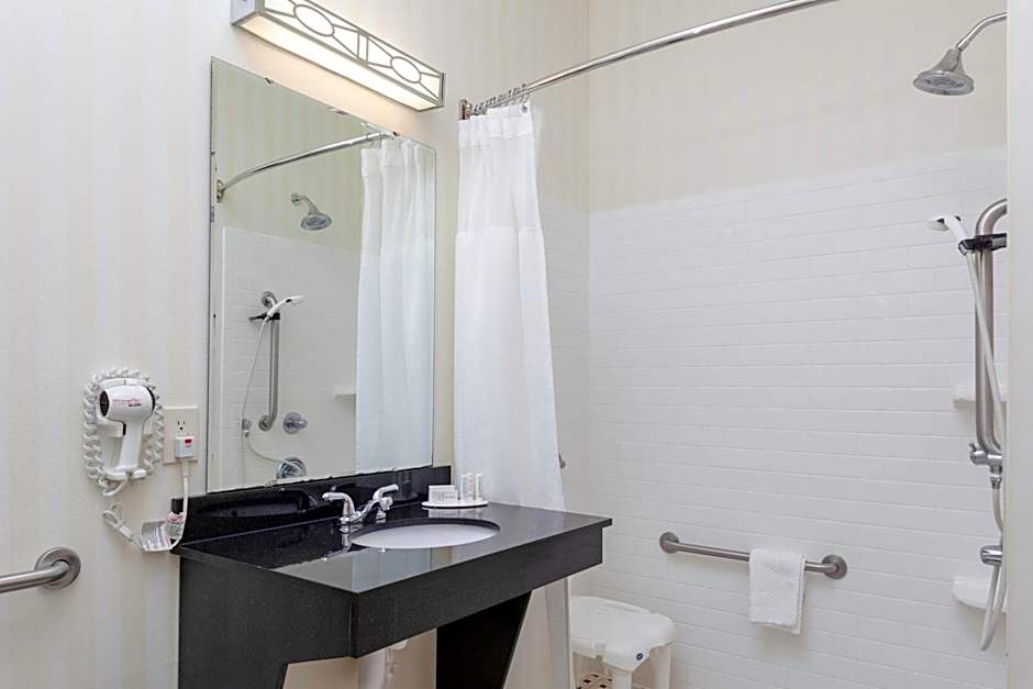 Fairfield Inn & Suites by Marriott Seymour