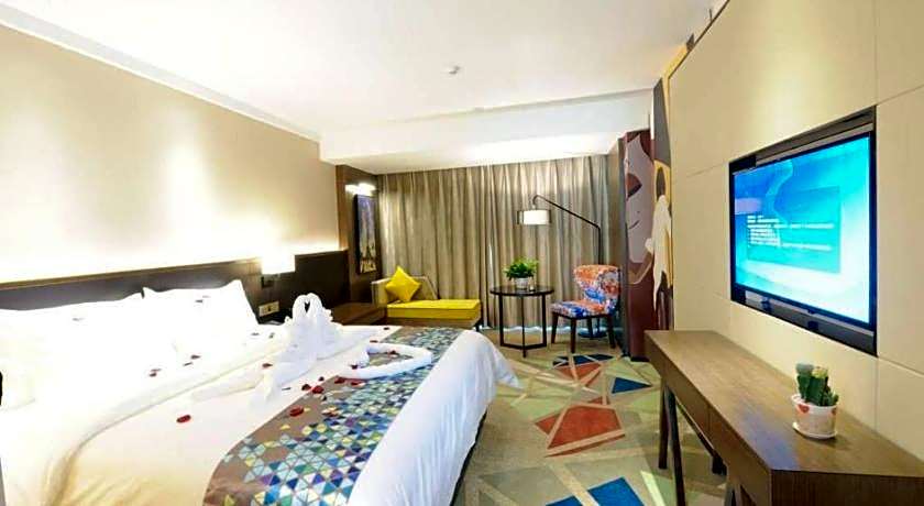 ZMAX Hotel Guangzhou Railway Station Sanyuanli  Metro Station