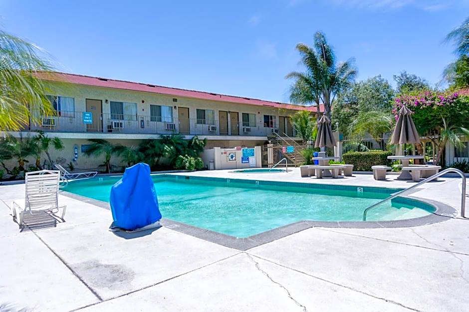 California Suites Hotel