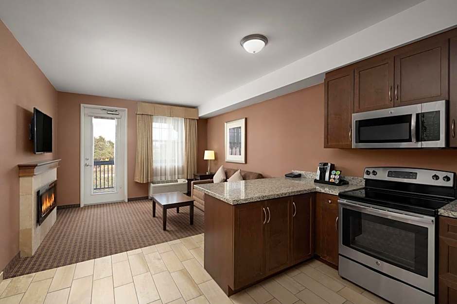 Photo 1 of 5 of 2 Bedroom 1 King Bed Suite, Balcony