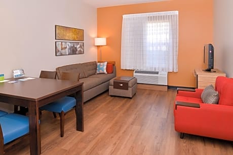 Suite, 1 Bedroom (1 Queen Bed and 1 Double Sofa Bed)