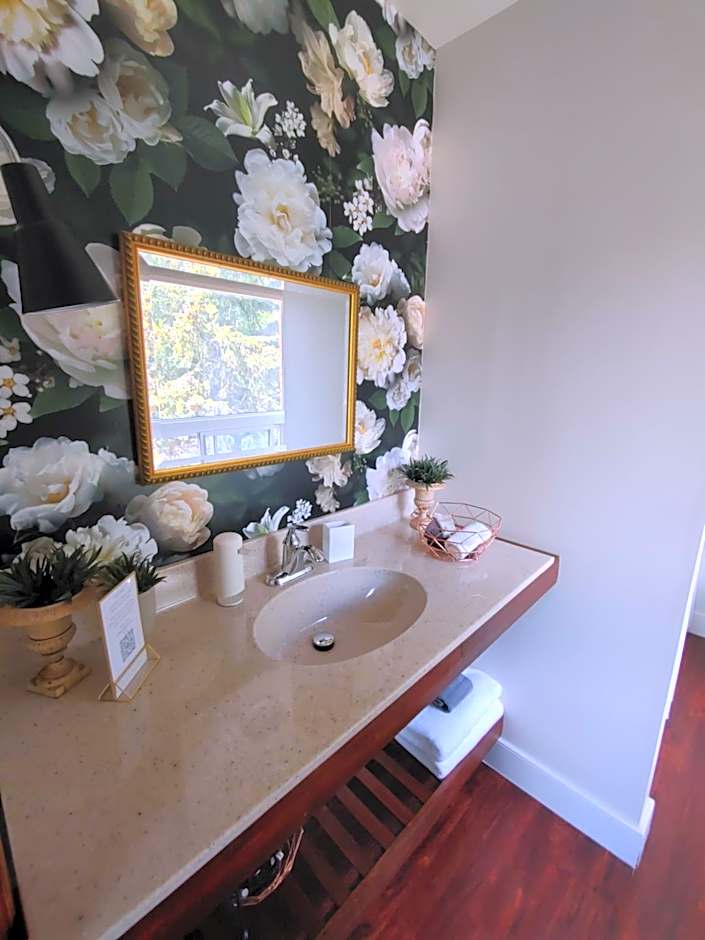 Stonewater Manor B&B