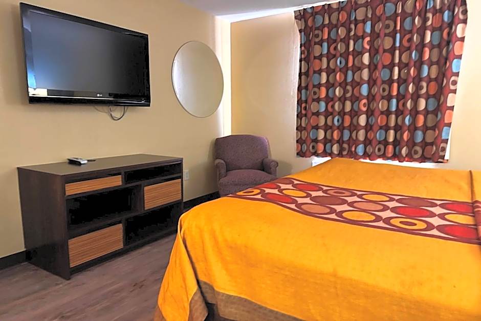 Super 8 by Wyndham Jackson/Ridgeland