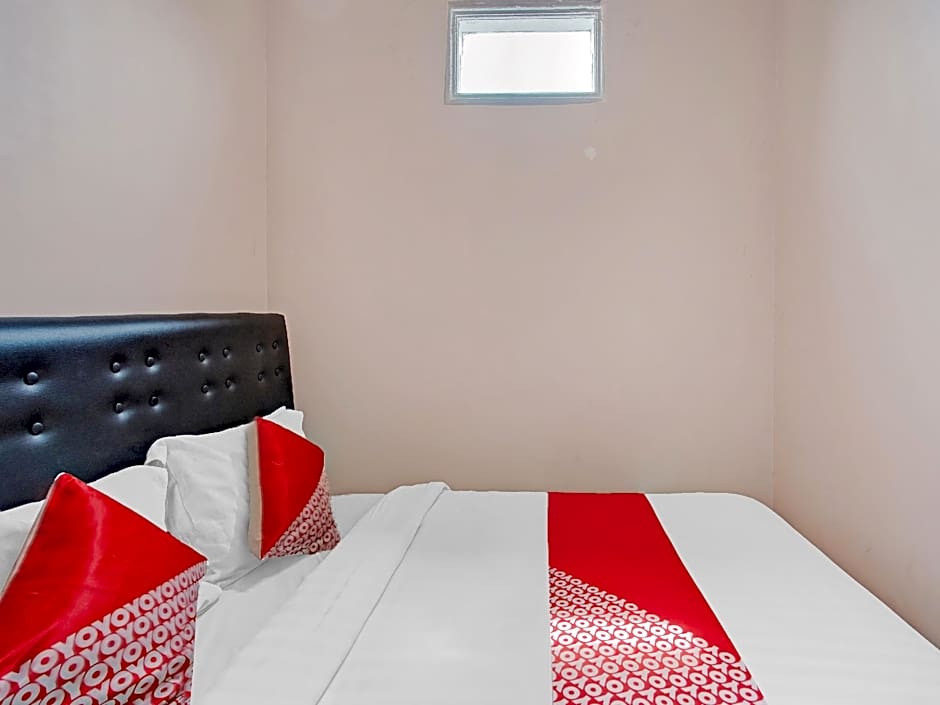 OYO 90234 Dhoho Family Guest House