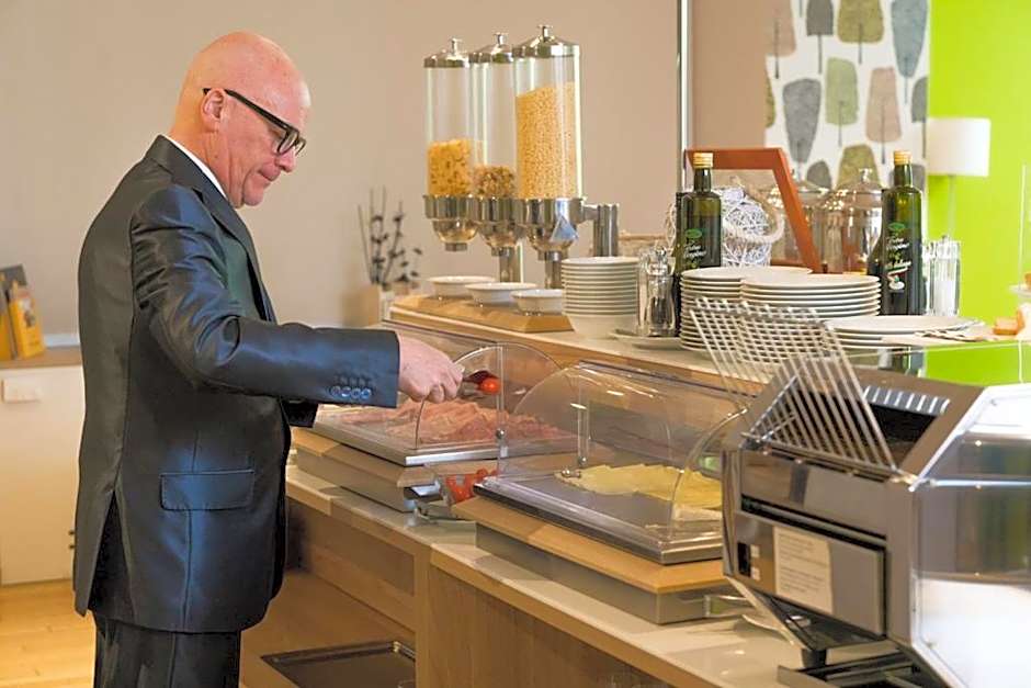 Helios Hotel & Restaurant